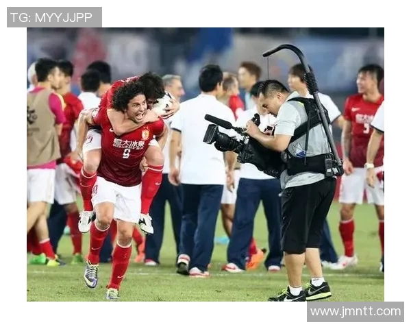 广州恒大战无缘亚冠决赛，遗憾止步半决赛，球迷呼吁加强队伍实力